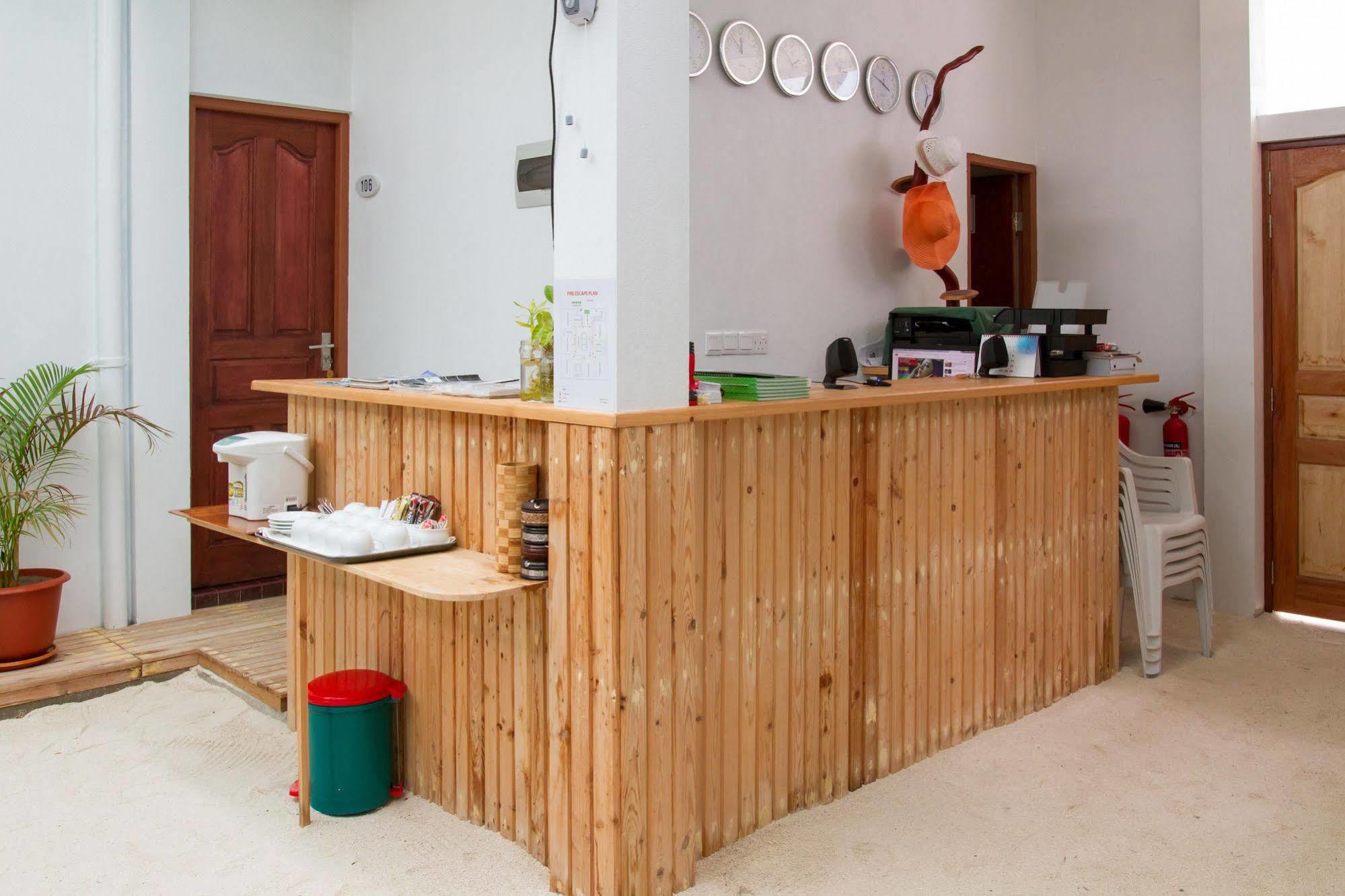 Royal Pearl Inn Maafushi Extérieur photo